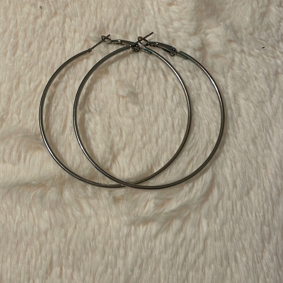 Silver hoops - Picture 1 of 1